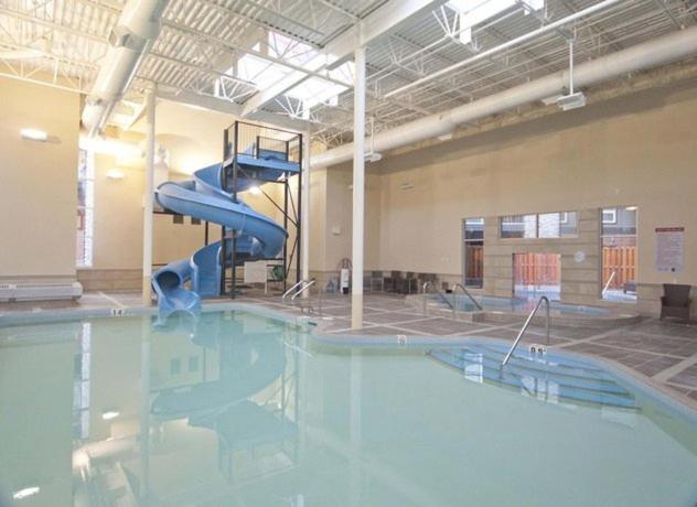 Parkland301 Sunlit 2,000 Ft² Penthouse With Mtn View Canmore Exterior foto