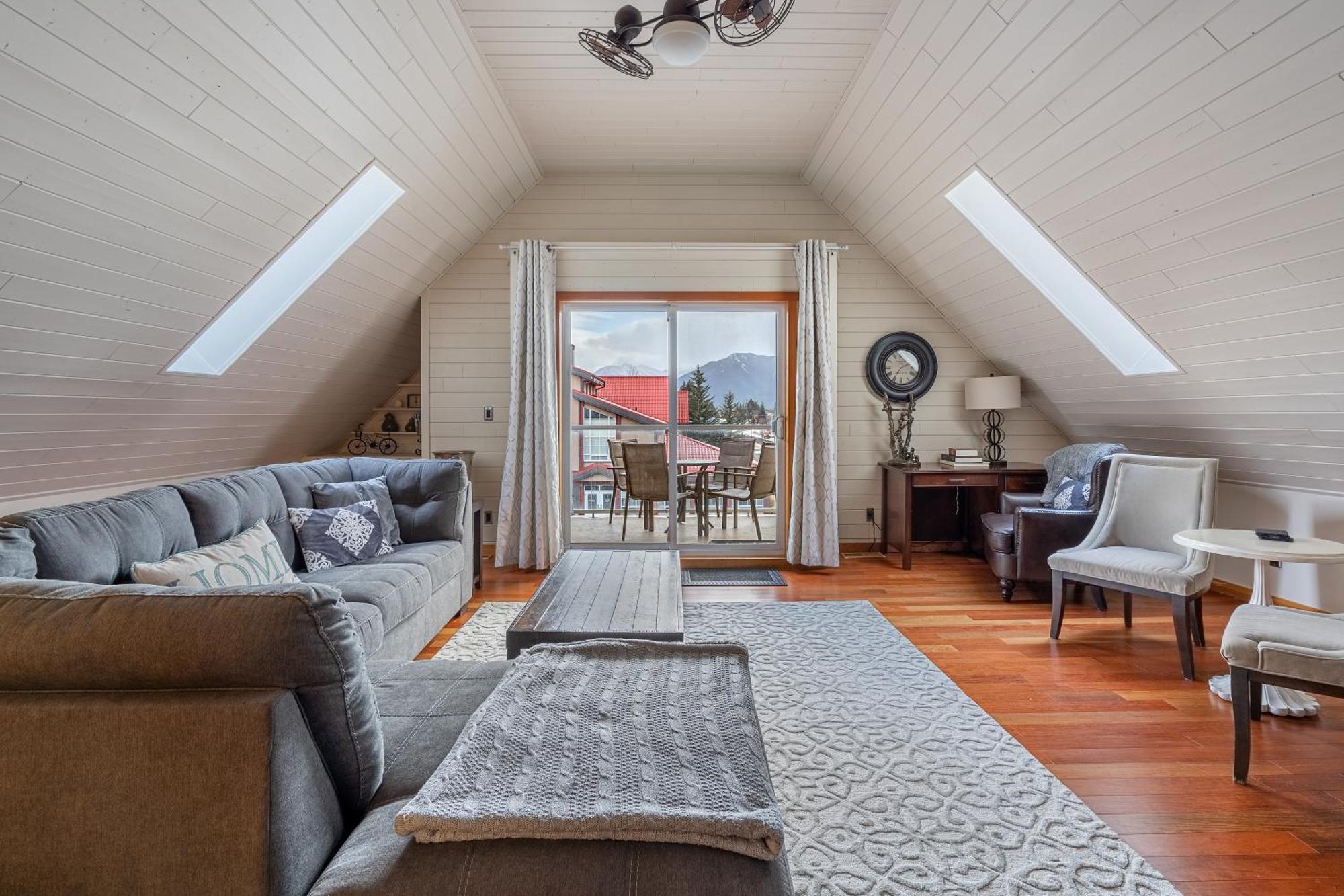 Parkland301 Sunlit 2,000 Ft² Penthouse With Mtn View Canmore Exterior foto