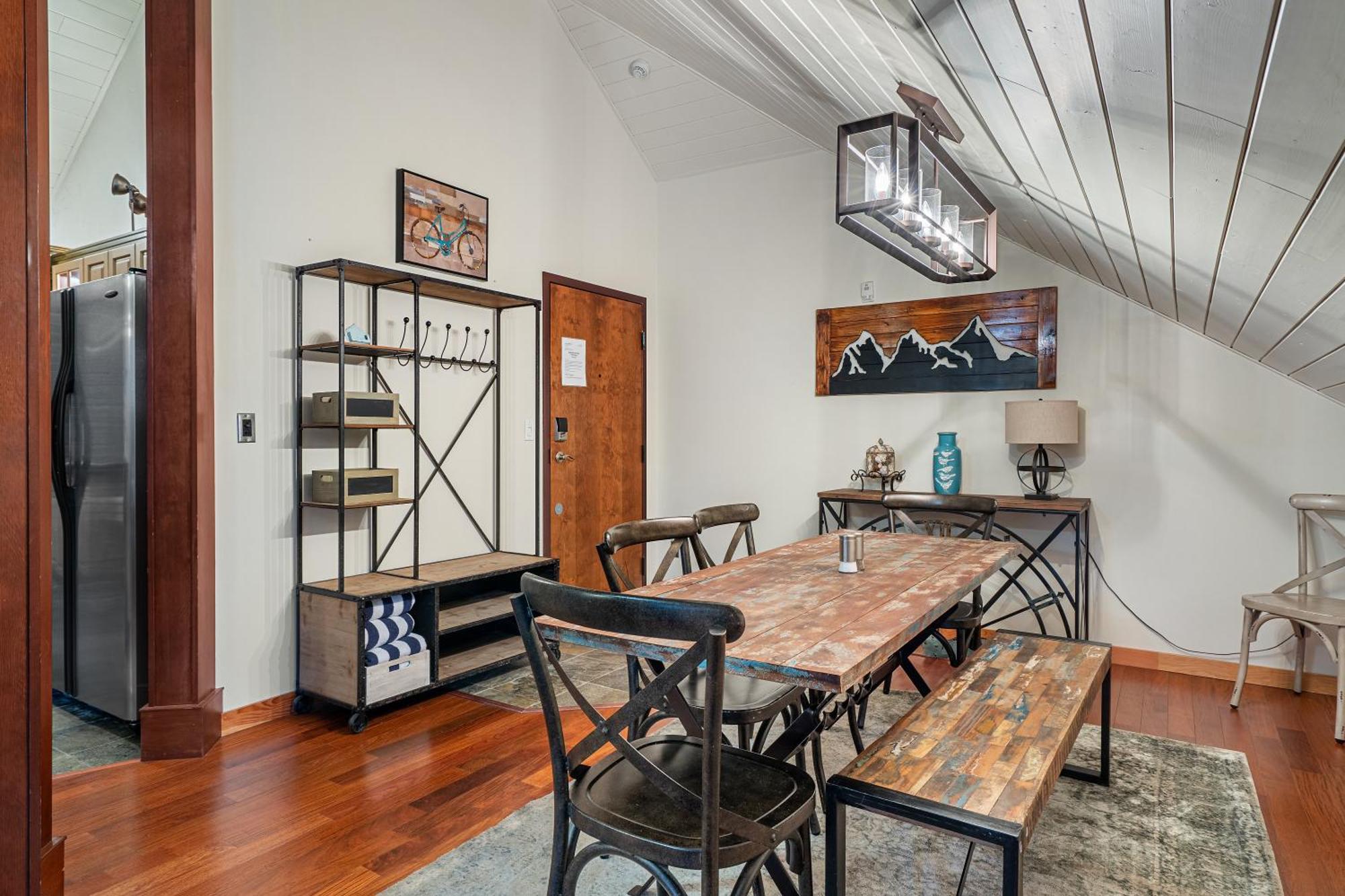 Parkland301 Sunlit 2,000 Ft² Penthouse With Mtn View Canmore Exterior foto